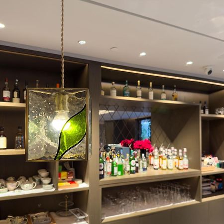 Yuexiu Hotel Guangzhou, Curio Collection By Hilton Екстериор снимка