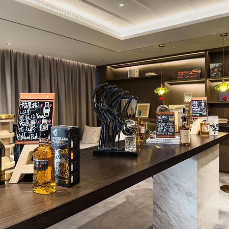 Yuexiu Hotel Guangzhou, Curio Collection By Hilton Екстериор снимка