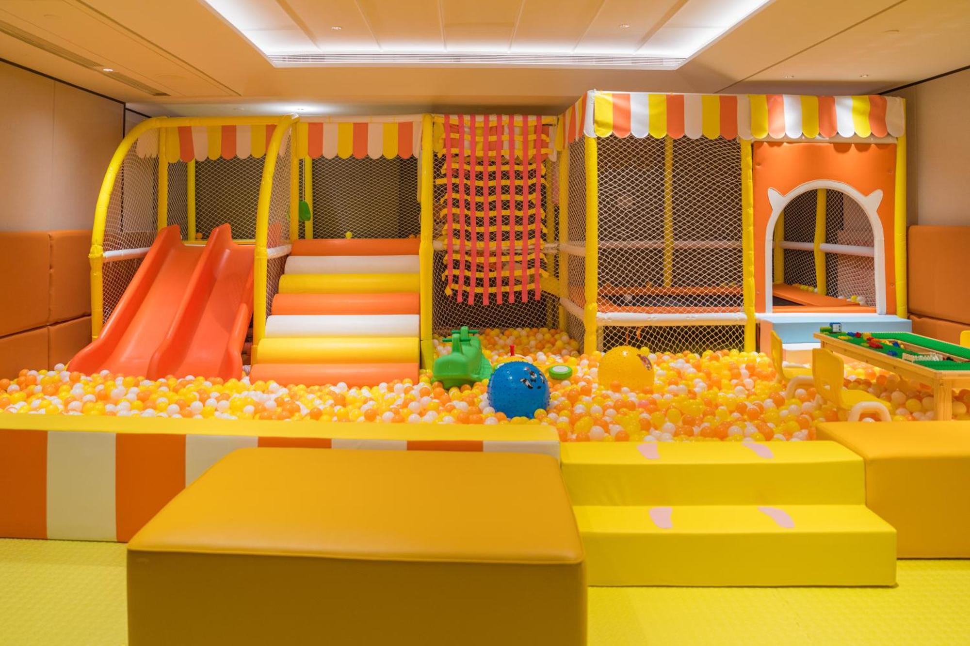 Yuexiu Hotel Guangzhou, Curio Collection By Hilton Екстериор снимка