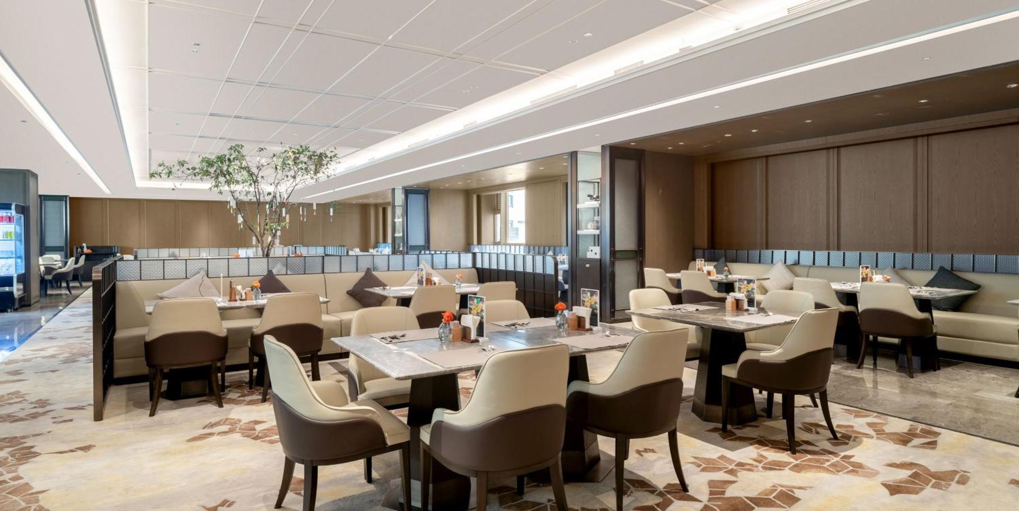 Yuexiu Hotel Guangzhou, Curio Collection By Hilton Екстериор снимка
